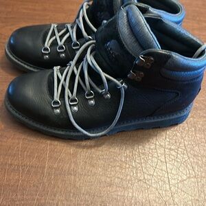 Sorel Madison II Black Leather Boots with Silver Accents